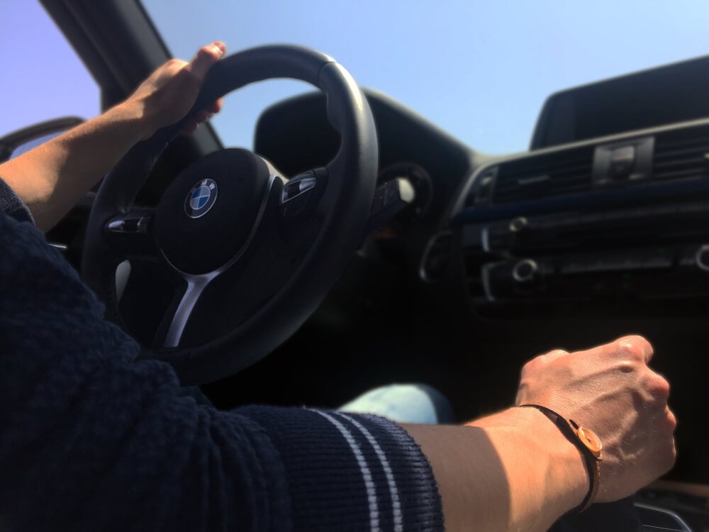 szybka zmiana bieg&oacute;w w samochodzie