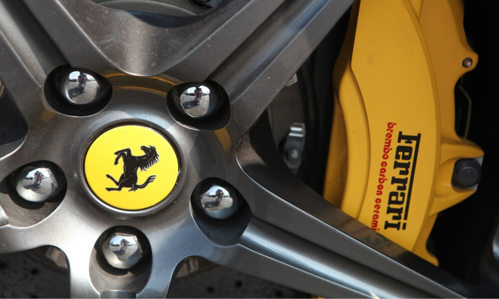 zacisk hamulcowy ferrari