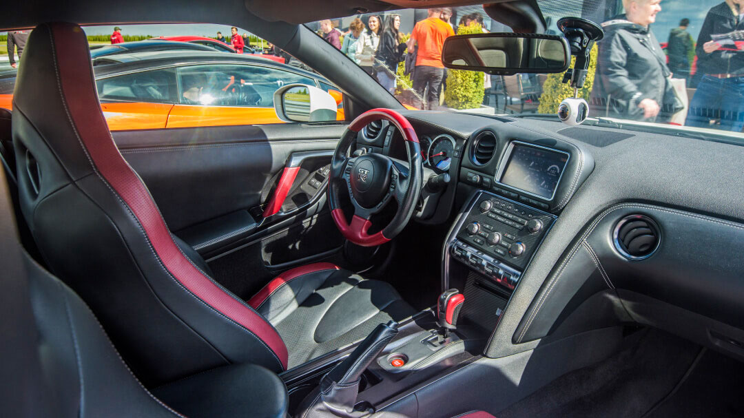 nissan gt-r - wnętrze