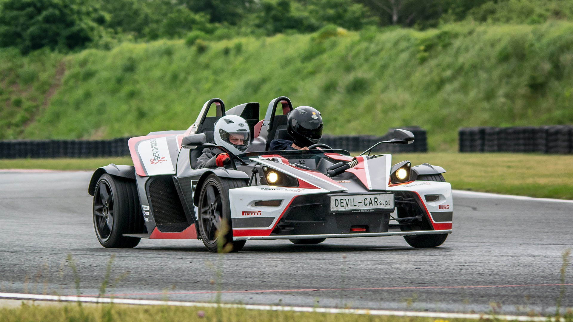 KTM X-BOW vs. Porsche GT3
