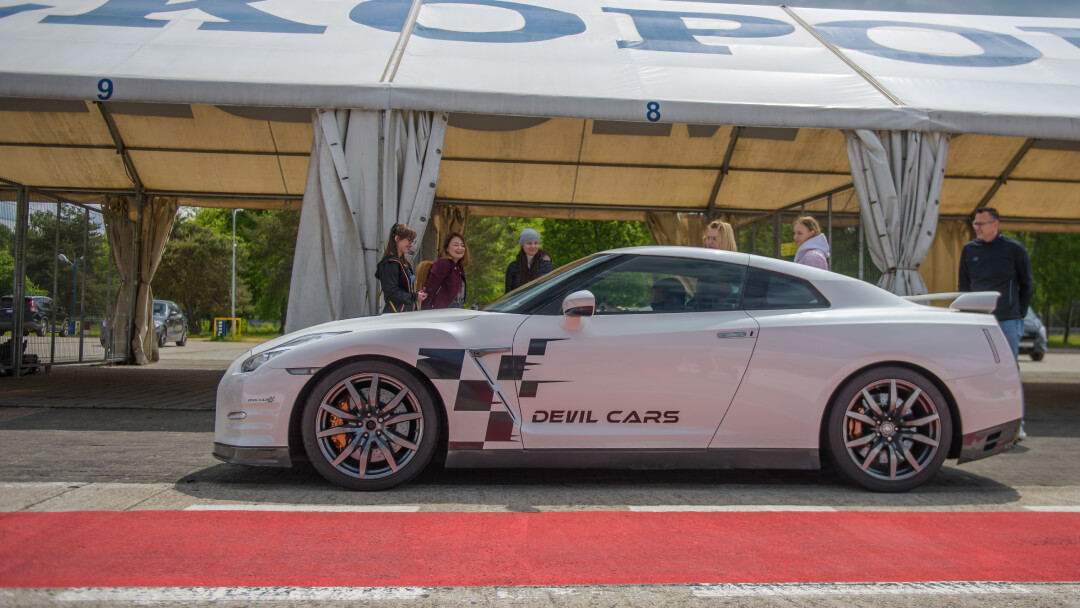 Lamborghini Gallardo vs. Ferrari F430 vs. Nissan GTR
